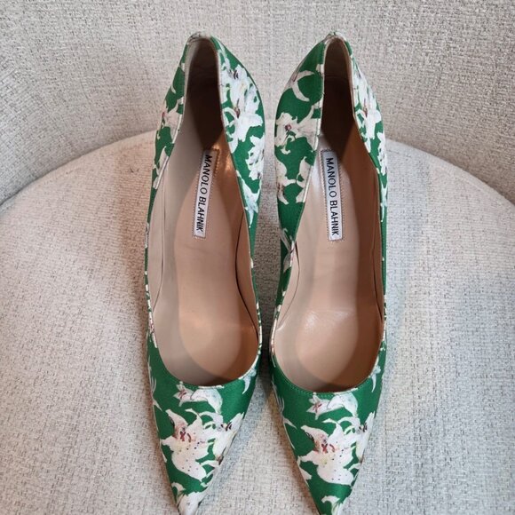 Manolo Blahnik Silk Fliral Print Pump - Picture 5 of 6